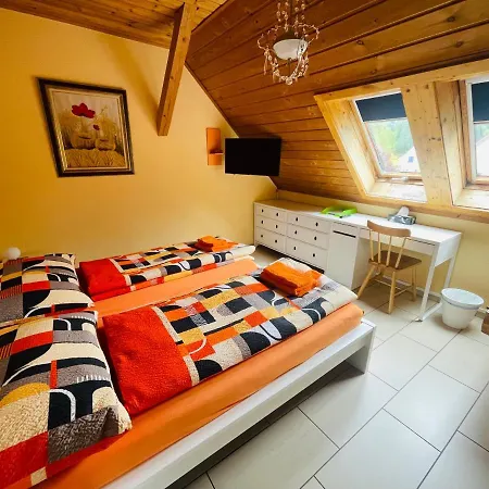 Bed-international Homestay *
