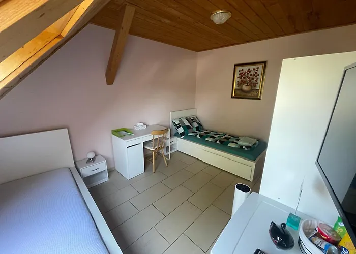 Homestay Bed-international